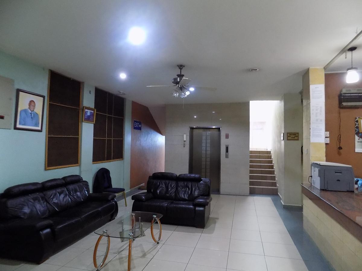 Aponye Hotel Кампала Экстерьер фото